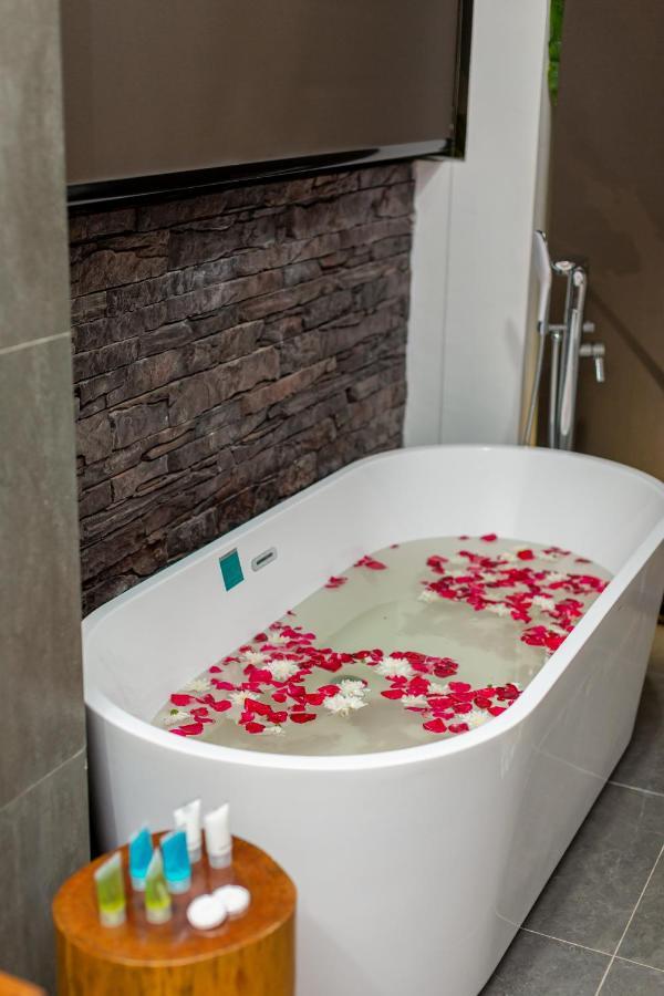 Maneh Villa Langkawi - Private Pool Pantai Cenang  Dış mekan fotoğraf
